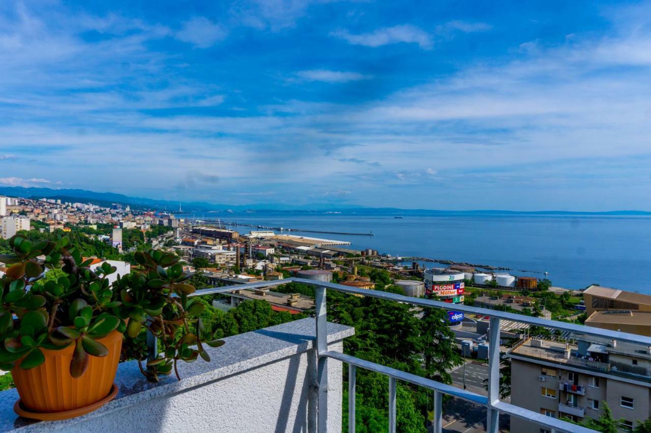 Apartman Ztc Rijeka Exterior foto